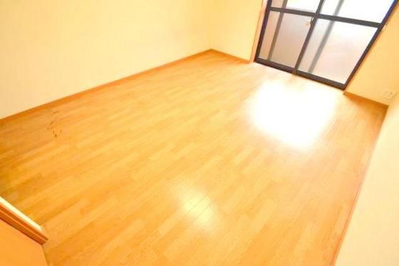 �y�����E���r���O�z�@