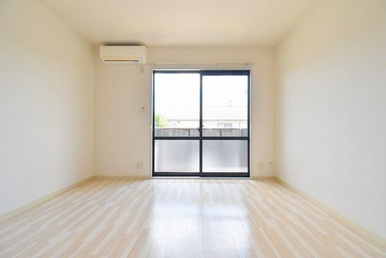 �y�����E���r���O�z�@