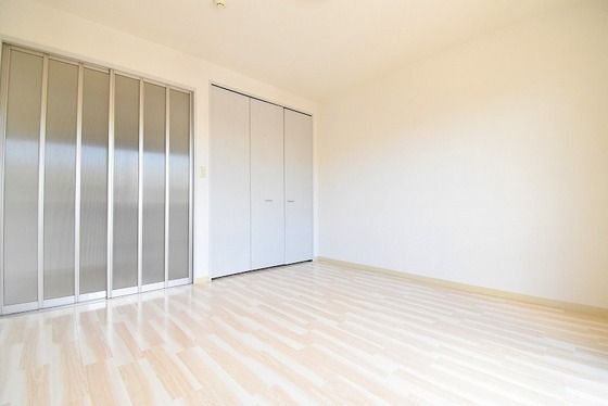 �y�����E���r���O�z�@