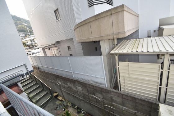 �y���]�z�@