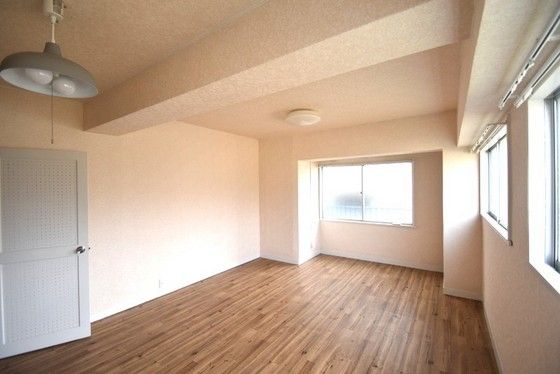 �y�����E���r���O�z�@