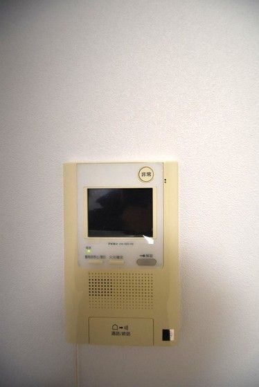 �y�Z�L�����e�B�z�@