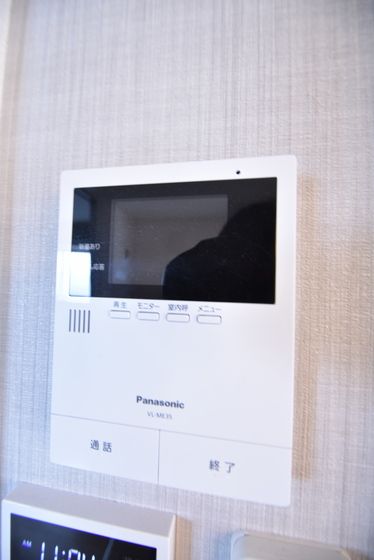 �y�Z�L�����e�B�z�@