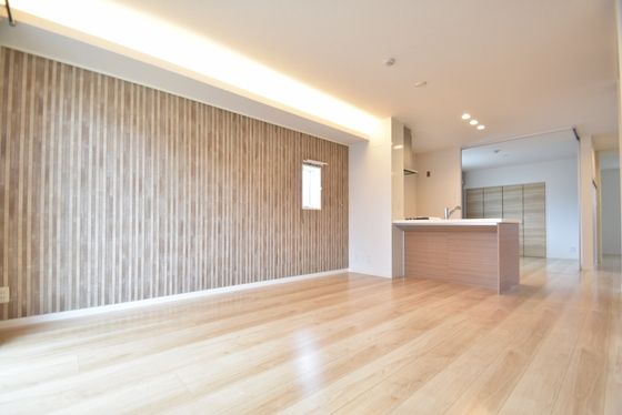 �y�����E���r���O�z�@