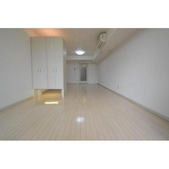 �y�����E���r���O�z�@