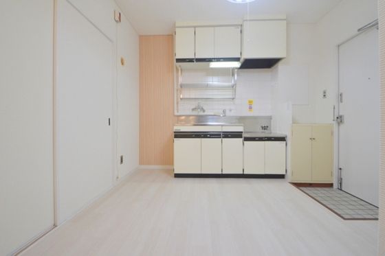 �y���̑������E�X�y�[�X�z�@���r���O�X�y�[�X