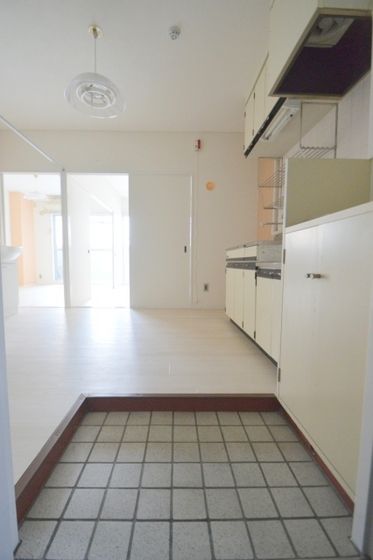 �y���ցz�@�G���x�[�^�[