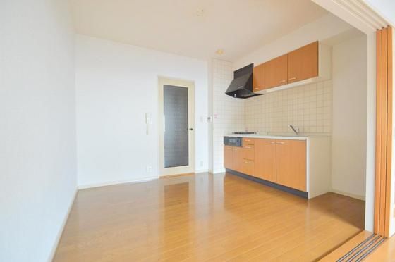 �y�����E���r���O�z�@