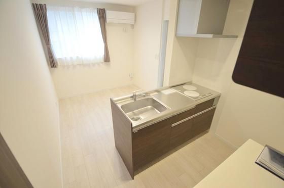 �y�����E���r���O�z�@