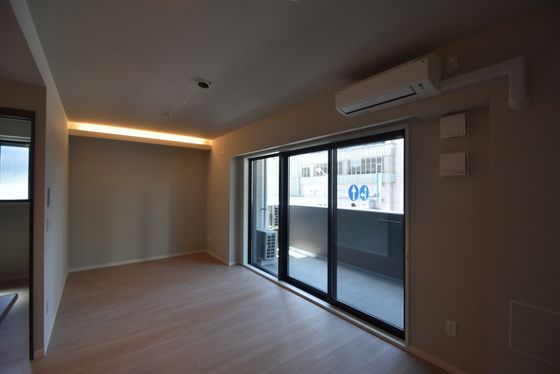 �y�����E���r���O�z�@