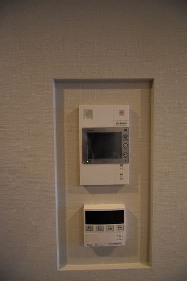 �y�Z�L�����e�B�z�@