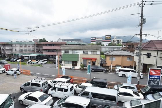 �y���]�z�@