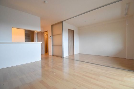 �y�����E���r���O�z�@