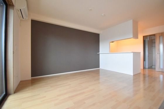 �y�����E���r���O�z�@