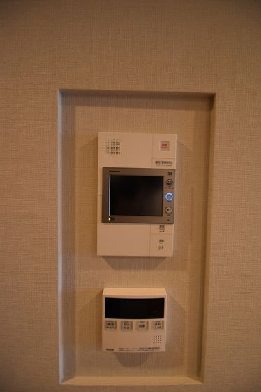 �y�Z�L�����e�B�z�@