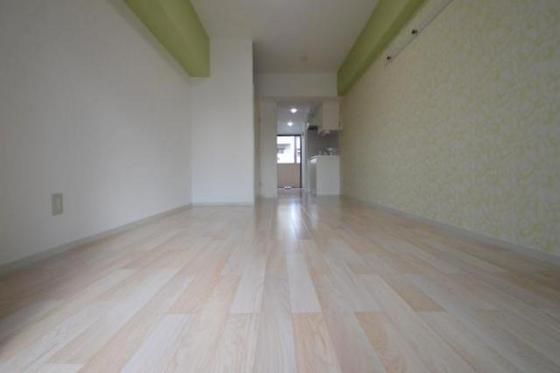 �y�����E���r���O�z�@