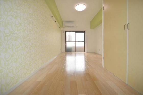 �y�����E���r���O�z�@