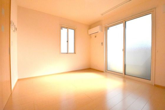 �y�����E���r���O�z�@