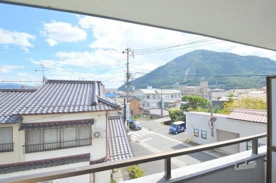 �y���]�z�@