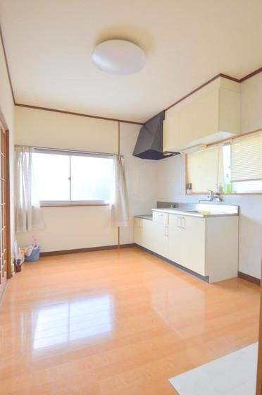 �y�����E���r���O�z�@