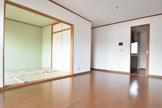 �y�����E���r���O�z�@