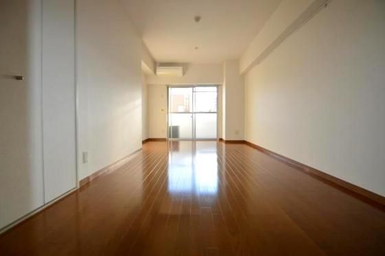 �y�����E���r���O�z�@