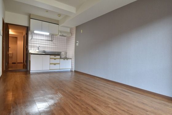 �y�����E���r���O�z�@