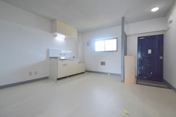 �y�����E���r���O�z�@