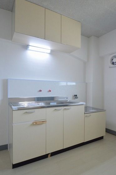 �y�L�b�`���z�@