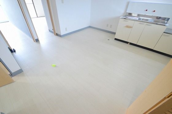 �y�����E���r���O�z�@