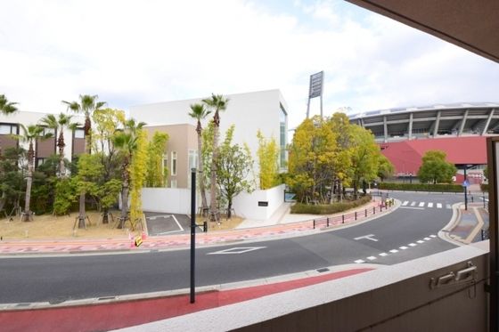 �y���]�z�@