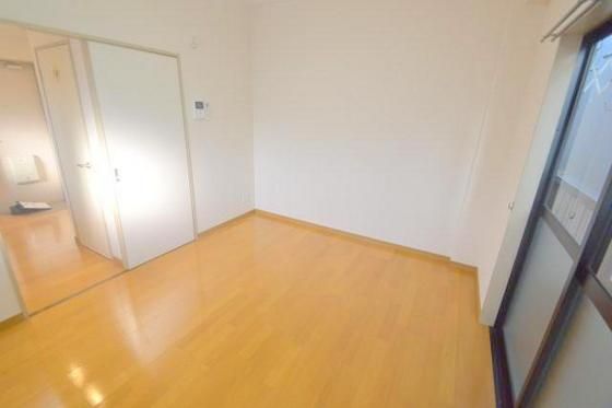 �y�����E���r���O�z�@