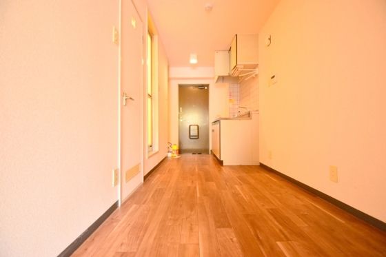 �y�����E���r���O�z�@