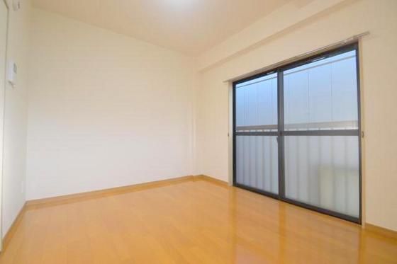 �y�����E���r���O�z�@