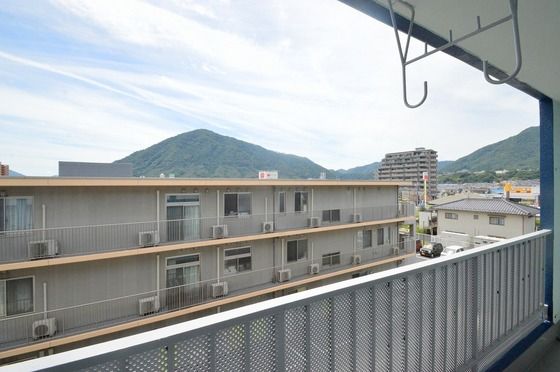 �y���]�z�@