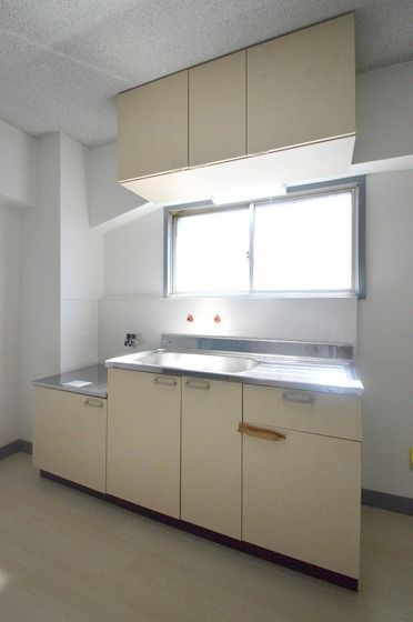 �y�L�b�`���z�@