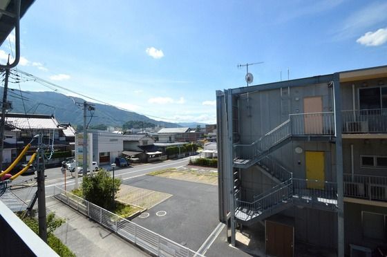 �y���]�z�@