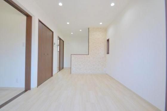 �y�����E���r���O�z�@