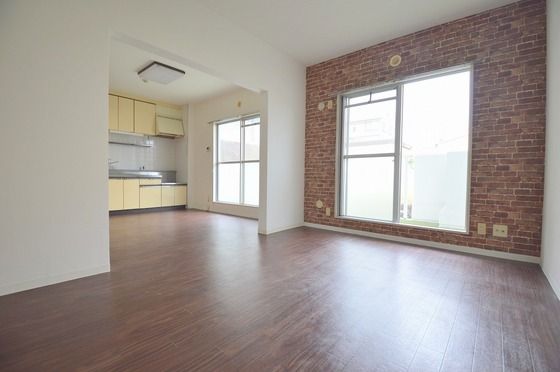 �y�����E���r���O�z�@