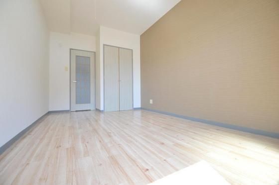 �y�����E���r���O�z�@