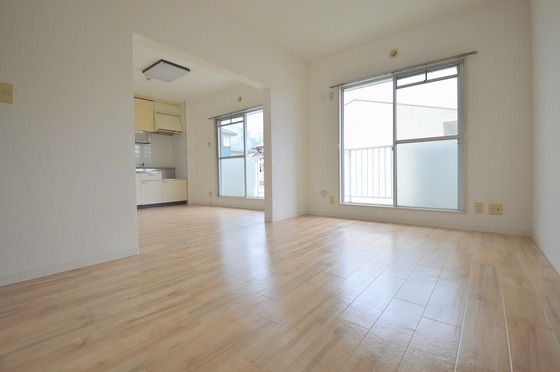 �y�����E���r���O�z�@