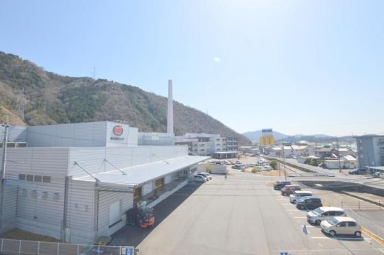 �y���]�z�@