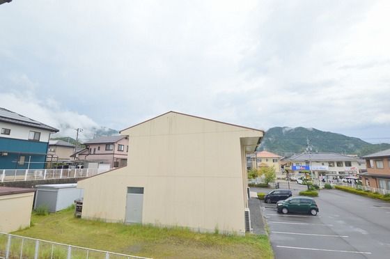 �y���]�z�@