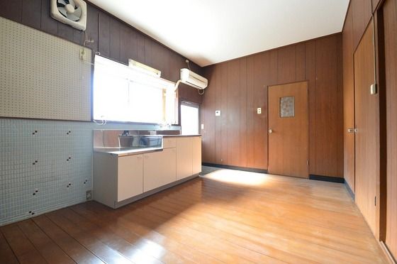 �y�����E���r���O�z�@�_�C�j���O�X�y�[�X