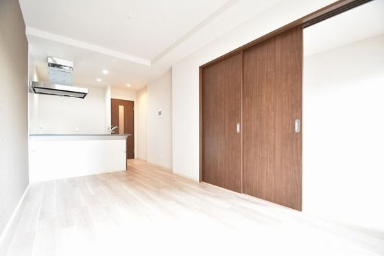 �y�����E���r���O�z�@