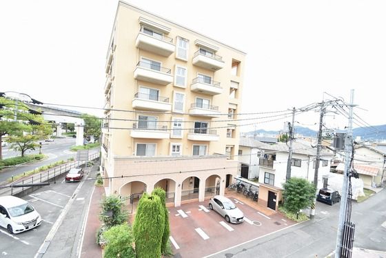 �y���]�z�@