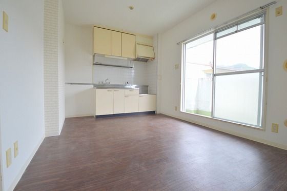 �y�����E���r���O�z�@