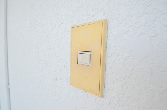 �y�Z�L�����e�B�z�@