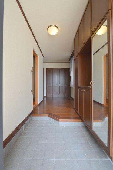 �y���ցz�@���փG���g�����X�E�����Ղ�e�ʂ̃V���[�Y�{�b�N�X��