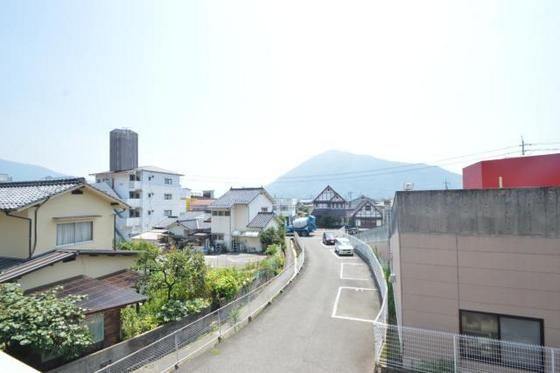 �y���]�z�@